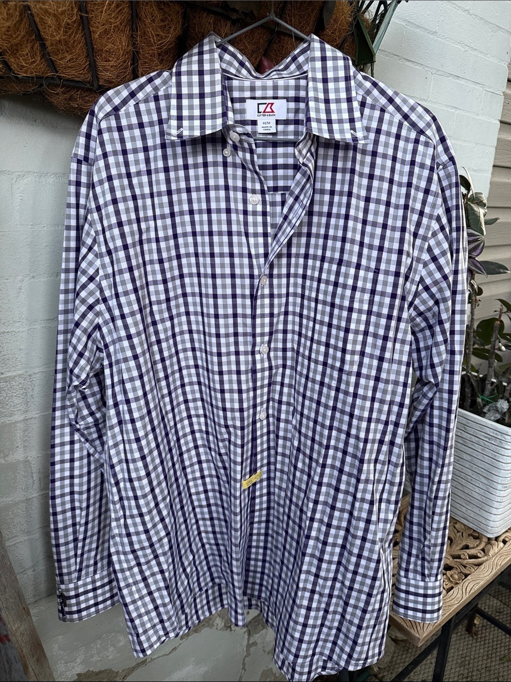 Cutter & Buck Mens Medium Long Sleeve Button Down Shirt Cotton/Polyester Med.